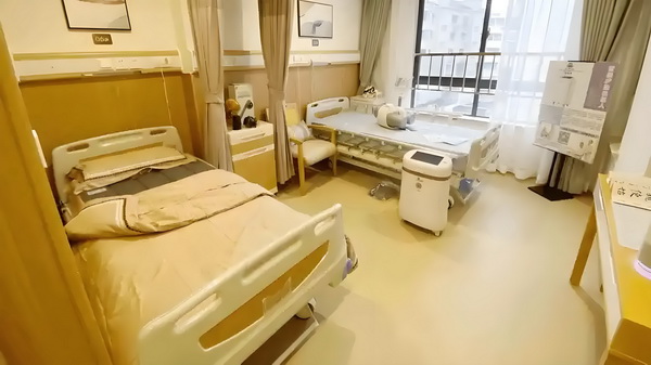 泰国还没真正出手，洪森就呼吁冷静